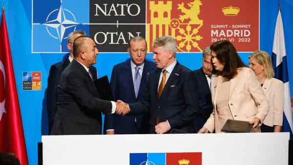NATO Zirvesi: Türkiye, Finlandiya ve İsveç'in üyelik başvurusunu desteklemeyi kabul etti